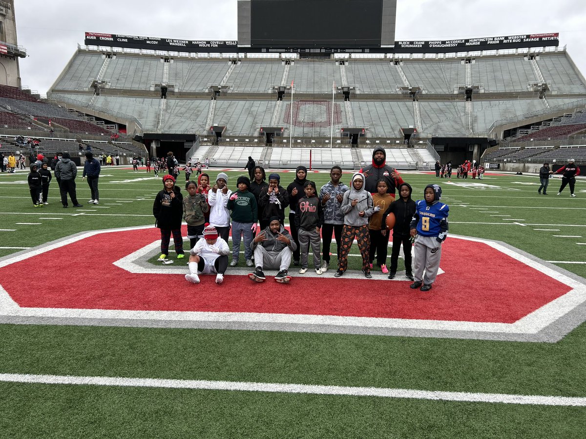 CoachKYoung_'s tweet photo. Sunday morning Flag in the shoe never hurt anybody!! ⚡️⚡️ https://t.co/lKTgw3tY9e