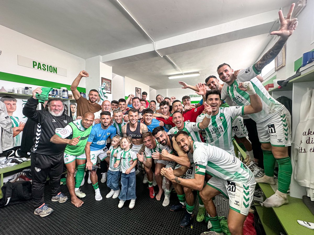 𝐌𝐚́𝐬 𝐯𝐢𝐯𝐨𝐬 𝐪𝐮𝐞 𝐧𝐮𝐧𝐜𝐚

✅ El <a href="/AntequeraCF/">Antequera C. F.</a> se reencuentra con la victoria a costa del <a href="/cfhercules/">Hércules CF 💙🤍💯</a> (4-3). Los goles de Rubio, Roigé (2) y Biabiany le dan los tres puntos a los blanquiverdes.

#AntequeraHércules #PrimeraFederación #DeporteAntequerano💚