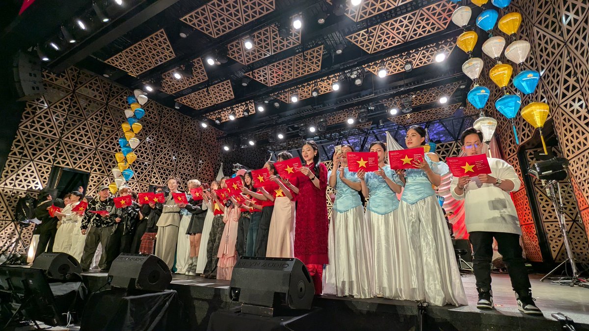 #池袋ベトフェスNCD 2日目開催中❣

4/6のVietnam Festival Next Culture Day 2025のステージ、閉会式です！
締めくくりは #ベトフェス おなじみのHappy To See You！