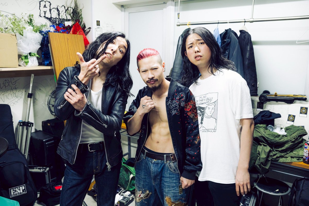 tdnmskz's tweet photo. 二日間、やりきりました。ありがとう。
ここからまた歩いていきます。
俺もテスも龍太も、それぞれの道で、まだまだやっていきます。
感謝しています。

Dr @tesudkdk 
Ba @Ryuta_Y_Bass 
Photo @MmmuSic_ai https://t.co/fgqp42tGgM
