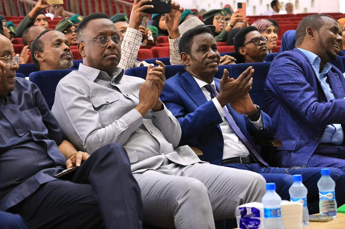 Waxaan maanta ka qeybgalay barnaamij muhiim ah oo ay soo qaban-qaabiyeen Golaha Abwaannada Soomaaliyeed, kaas oo lagu lafagurayey doorka fanka iyo suugaanta ay ku leeyihiin difaaca Qaranka.