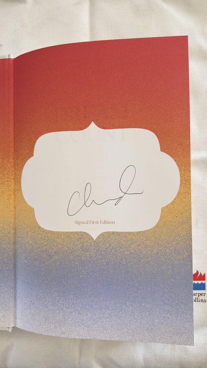 katie_abraham's tweet image. #Happiness 

Signed, sealed and delivered!

Beyond thrilled to be one of 3 people in Pune to get a first edition signed copy (not a digital one btw!) of Chimamanda Ngozi Adichie’s Dream Count! 

Received a complimentary bag too! Yay! 🥳 

#firstedition #books
