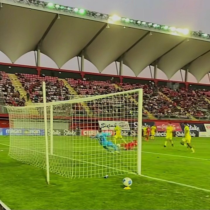 AlexissBlu2000's tweet photo. #Ñublense 2
Universidad de Concepción 0

Ñublense clasificó a octavos de final en #CopaChileCocaColaSinAzúcar 
#matchdayDomingo
#Chillán 
#CambioDeHora
#CopaChile 
#Sub27EnTVN 
#Ñublense 
Goles de Federico Mateos  y Gabriel Graciani. https://t.co/UcNhUogpXH