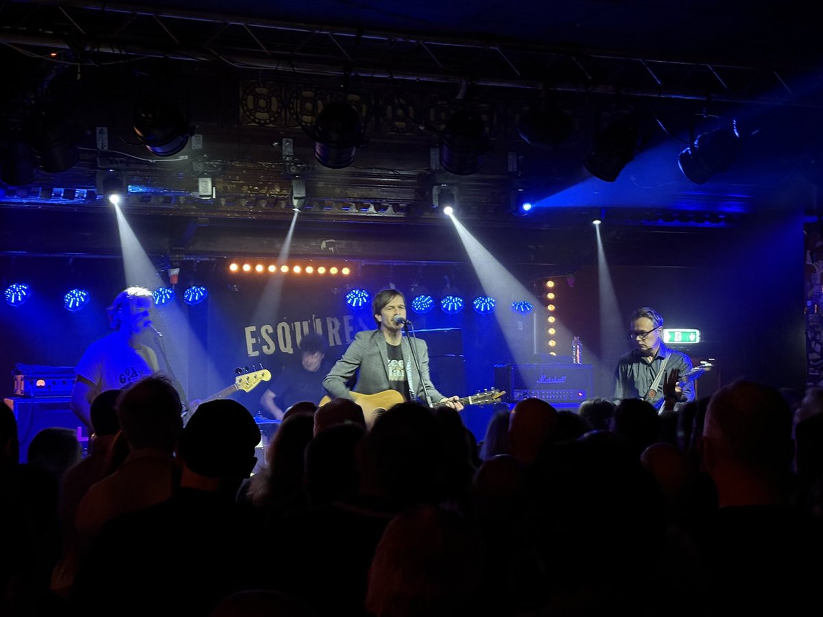 Geoffers70's tweet photo. Enjoyed the entertaining performance last night from the @TheBluetones at @BedfordEsquires. Great support acts too especially from the youthful #Balter https://t.co/Q2ZgpzVeWv