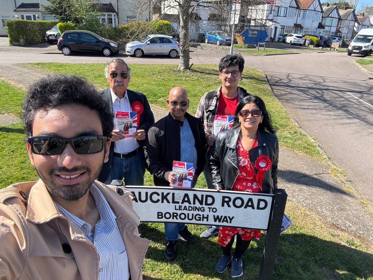 Radhika_Sett's tweet image. Thank you to the residents of Auckland Road, Mimms Road -Potters Bar West for your time and the support you showed me yesterday. I’m back again today to meet more of you and continue our conversations. Looking forward to connecting with you.

#voteforlabour #localcandidate