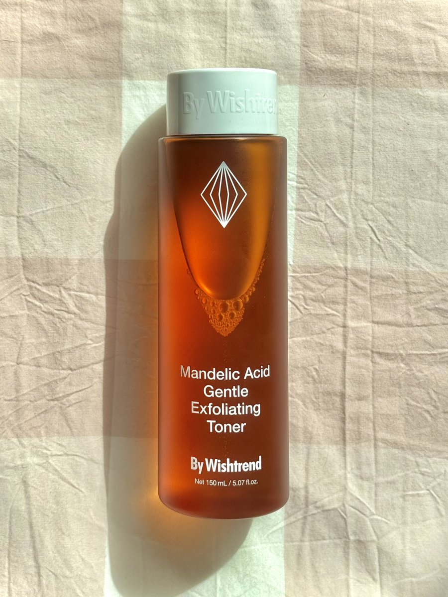 #제품제공 

바이위시트렌드 🤎만델릭애씨드 젠틀 엑스폴리에이팅 토너🤎

만델릭 애씨드가 들어있어 각질과 피지 제거에 효과적이고 피부건강을 좋게 만들어 주는 토너라고 해요!

자세한 후기는 타래에 추가할게요📦