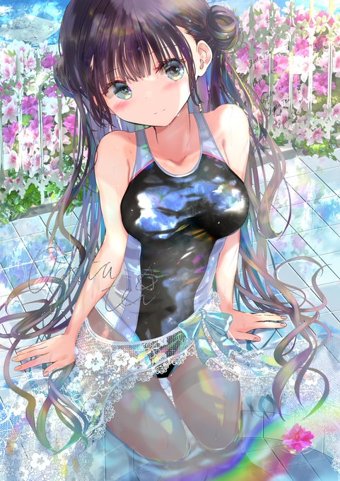 競泳水着×タイツ×虹×水辺の女の子
黒髪の虹色の光が描きたくて描きました^^ 