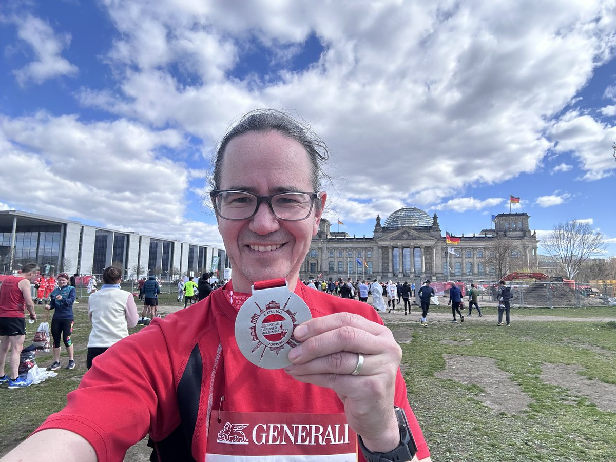 Vielen Dank, Berlin, für all deine Unterstützung - was für ein schöner Kurs und eine schöne Art, die Stadt zu genießen! 
#BerlinHalfMarathon