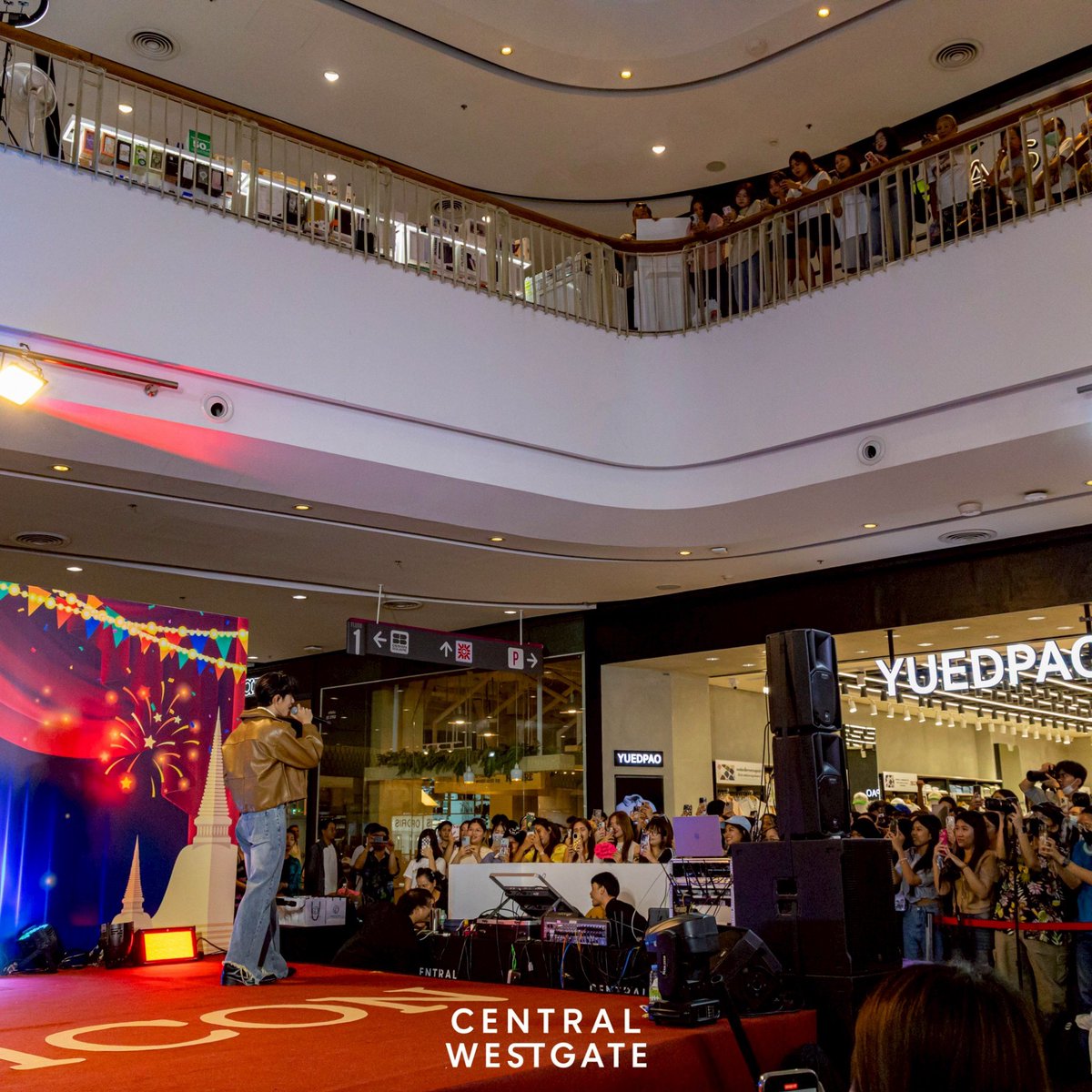 centralwestgate's tweet photo. ภาพบรรยากาศงาน 🎉 Wonders Splash Festival 💦✨The Icon Medical Clinic กับหนุ่มหล่อสุดฮอต “ ฉลามเอส” ที่มาสร้างสีสันให้แฟนๆ ต้อนรับเทศกาลแห่งความชุ่มฉ่ำกัน

#CentralWestgate #เซ็นทรัลเวสต์เกต
#est_rvp #WondersSplashFestival
#TheICONMedicalClinicxEST https://t.co/ADQKu6L6UG