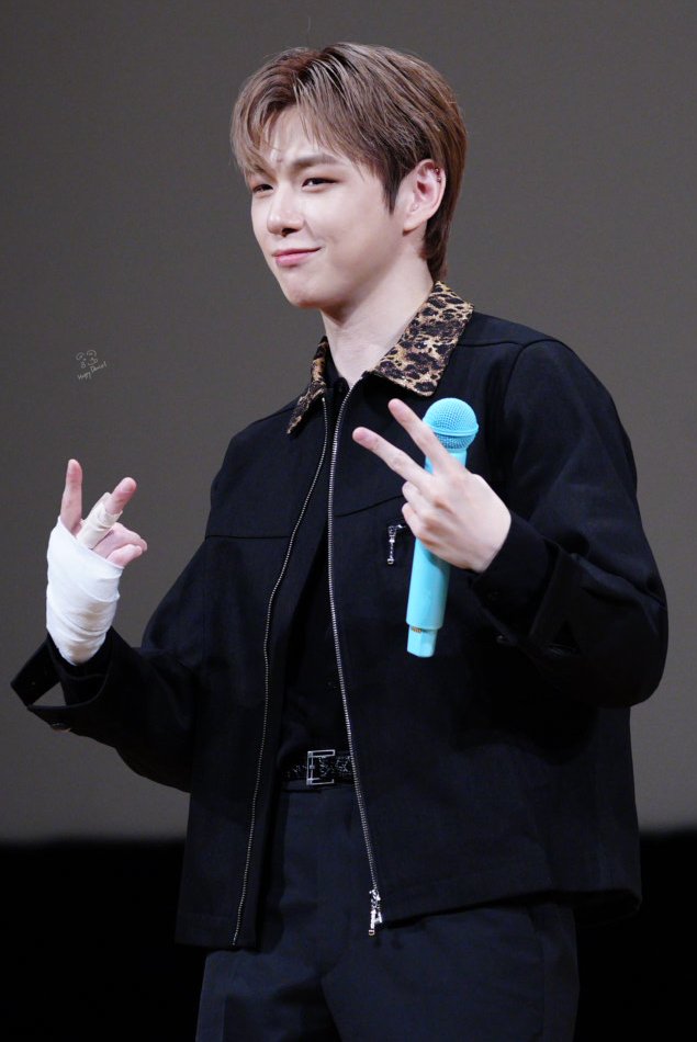 HappyDaniel1210's tweet photo. 250406 KANGDANIEL JAPAN FAN MEETING
Preview

✌️✌️

#강다니엘 #KANGDANIEL
#姜丹尼尔 #姜丹尼爾 #カンダニエル #คังแดเนียล https://t.co/WOwKw7uSVy