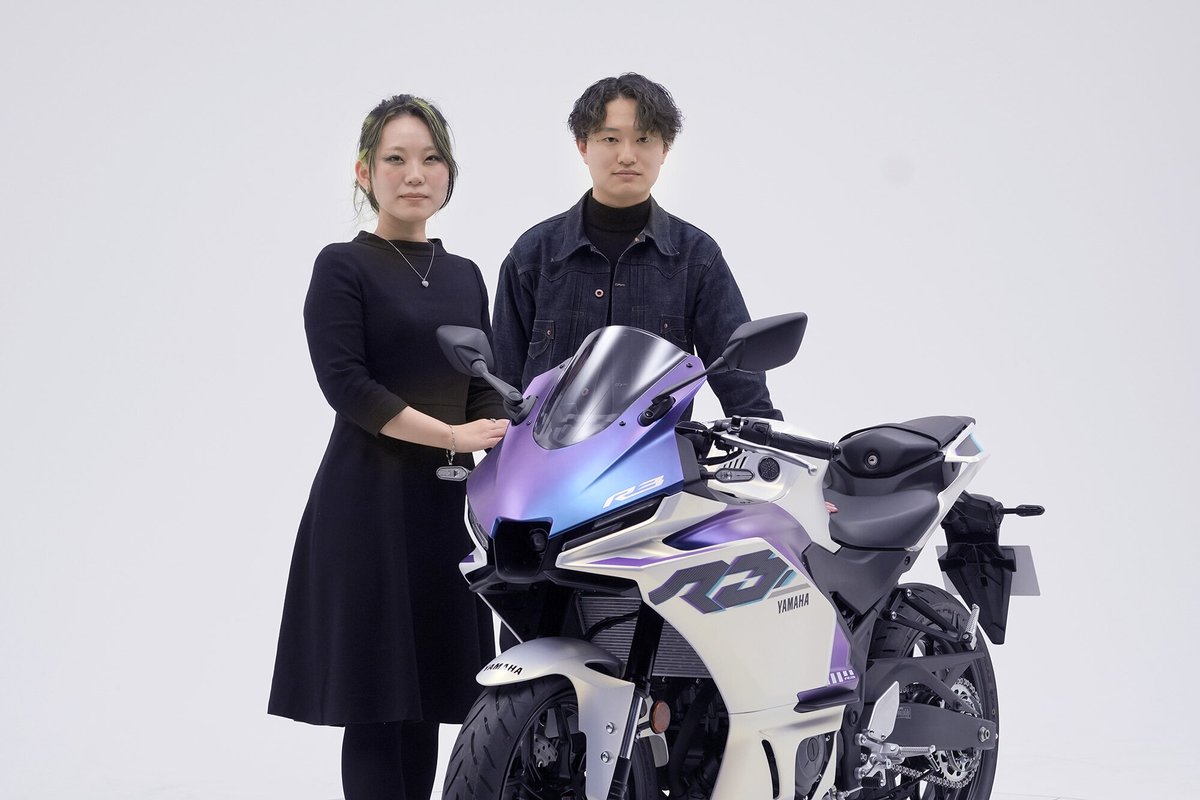yamaha_bike's tweet image. #白の日 なので、2025年モデル「YZF-R3」「YZF-R25」に採用している&quot;マットパールホワイト&quot;について、開発エピソードをご紹介‼️

⚪圧倒的な個性をまとったインパクトカラーを追求
⚪既存のセオリーをあえて破りこれまでにないカラーリング誕生…