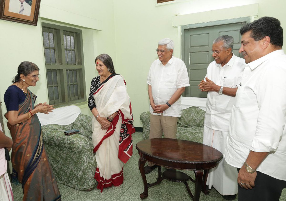 ptrmadurai's tweet image. My mother and I were extremely happy to host the Kerala Chief Minister Thiru @pinarayivijayan (accompanied by his family), Finance Minister KN Balagopal (my former GST Council colleague), Minister for Public Works &amp;amp; Tourism PA Mohammad Riyas, and CPI (M) senior leaders Prakash…