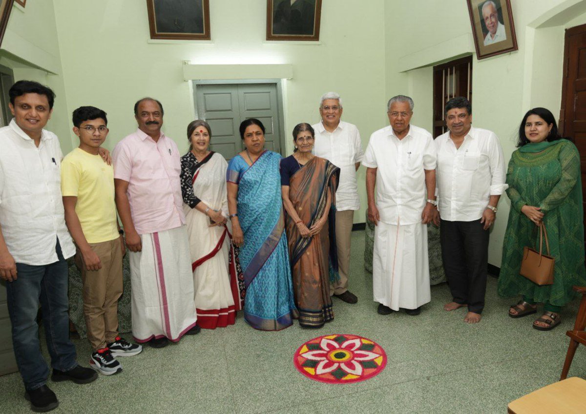 ptrmadurai's tweet image. My mother and I were extremely happy to host the Kerala Chief Minister Thiru @pinarayivijayan (accompanied by his family), Finance Minister KN Balagopal (my former GST Council colleague), Minister for Public Works &amp;amp; Tourism PA Mohammad Riyas, and CPI (M) senior leaders Prakash…