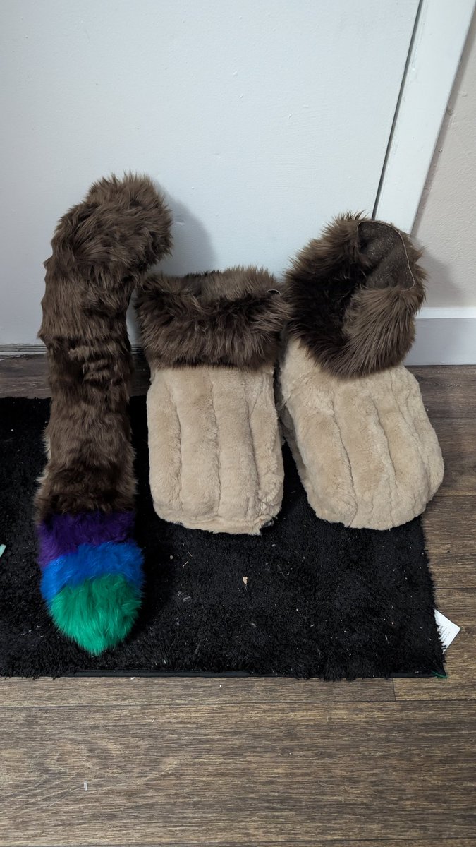 tyedyecabbit's tweet image. Omg I finally made my first feet paws and tail now giving me a full partial just in time for @BABSCon and @FurryWeekend. Who else am I going to see there!!!!