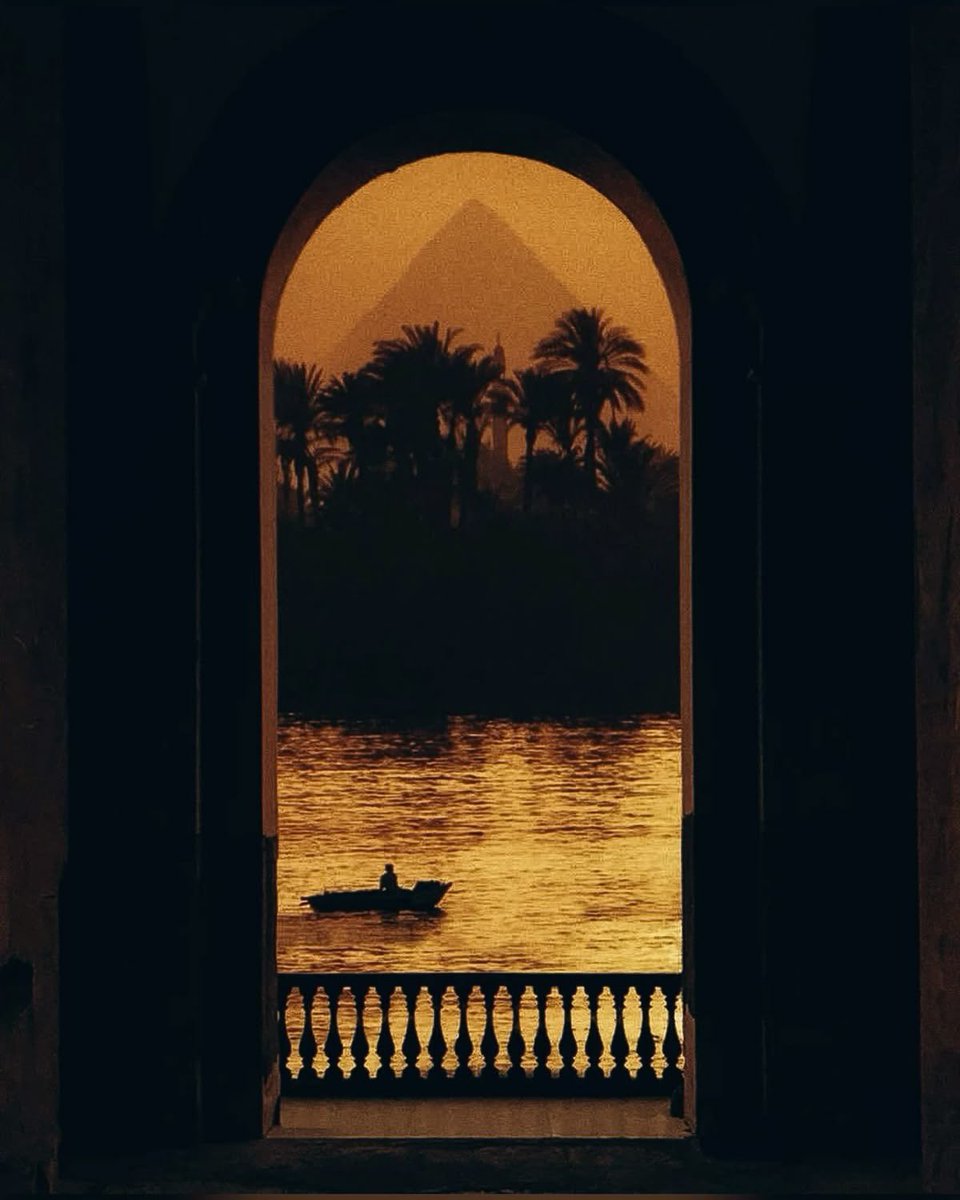 Thread : L’histoire bouleversante de la coiffeuse des filles de Pharaon.