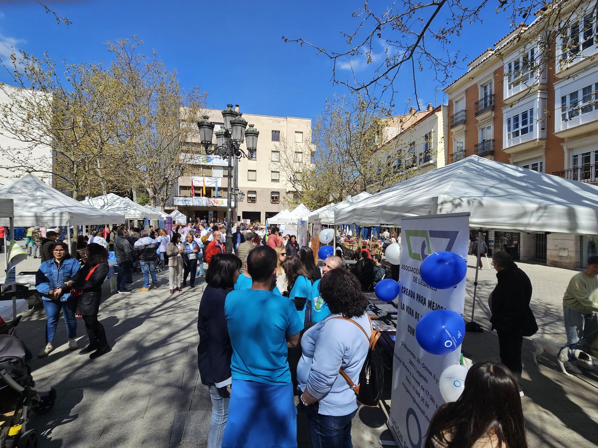 Nos encontramos en la Plaza de España celebrado la semana de la salud, hasta las 14:00 estaremos junto con otras asociaciones de la localidad, hay distintos eventos además, te esperamos!