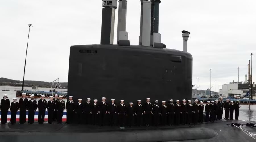 Stoczniowy's tweet image. 5 kwietnia w bazie @USNavy w Groton (Naval Submarine Base New London) odbyła się ceremonia wejścia do służby najnowszego okrętu podwodnego o napędzie jądrowym #USSIowa (SSN 797), szóstej z serii Block IV. portalstoczniowy.pl/atomowy-uss-io…
