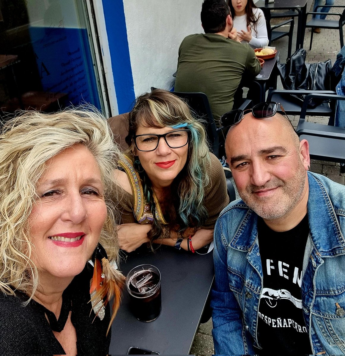 Gracias por estar siempre, familia! Que sigan viniendo años y arrugas al alma 🩵