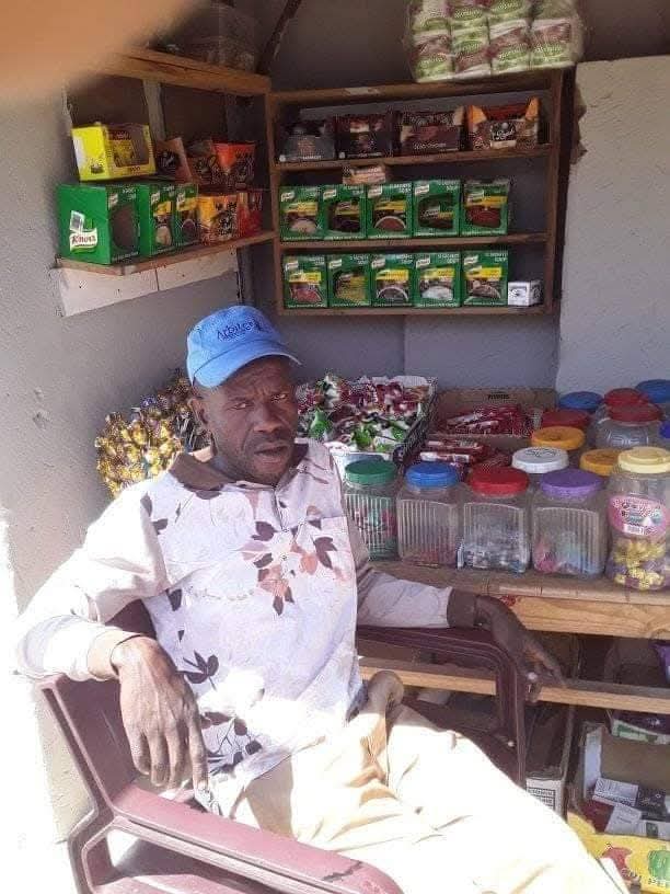 Patriot_S_A's tweet image. This South African Patriot opened a spaza shop, but nationals from Pakistan and Bangladesh demanded he shut it down, claiming it was their territory. Eventually, they burned down his spaza shop. 💔💔💔💔😭😭😭🚮🚮🚮  #Abahambe