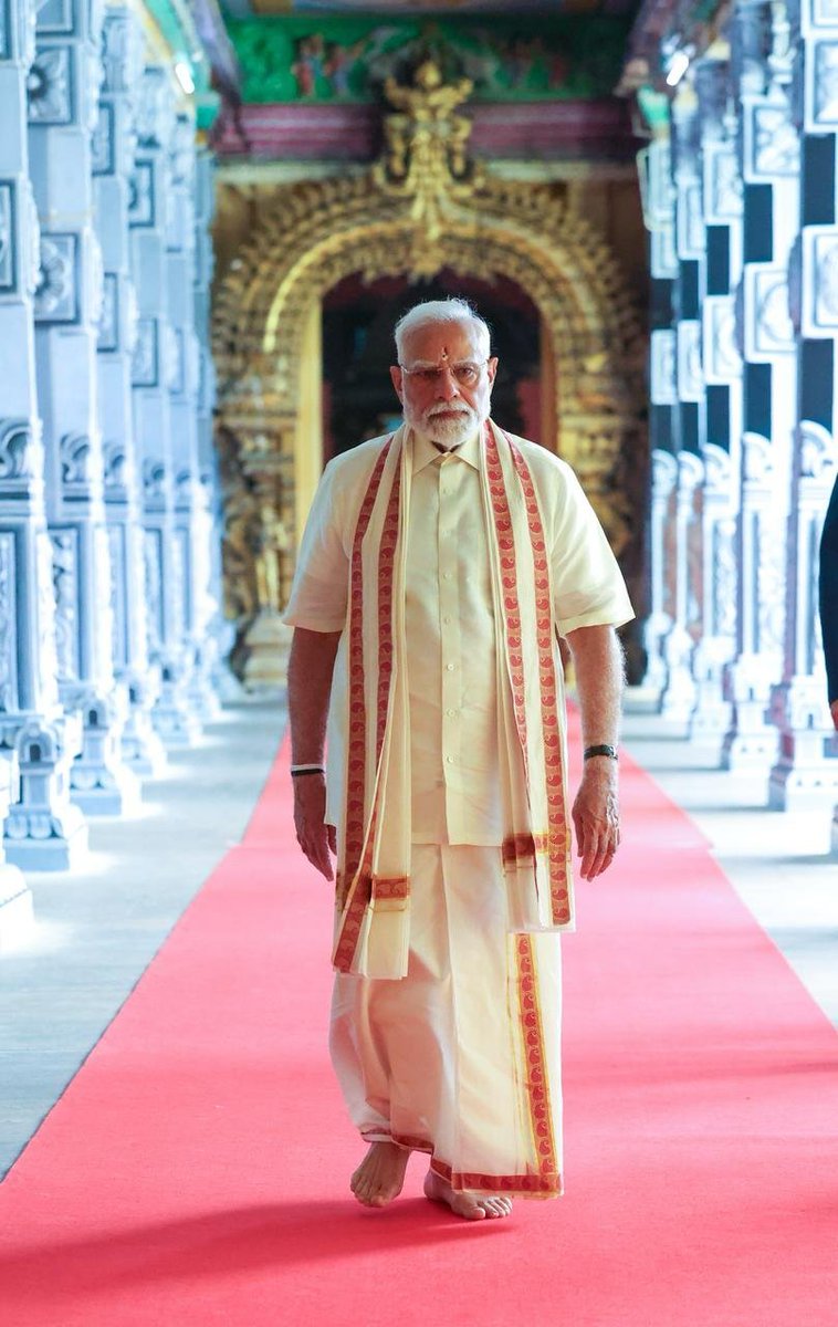 narendramodi's tweet image. ராமேஸ்வரத்தில் உள்ள ஸ்ரீ அருள்மிகு ராமநாதசுவாமி கோயிலில் பிரார்த்தனை செய்தேன்.