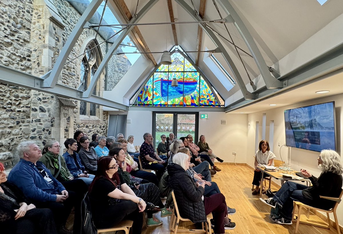 A full house &amp; fascinating talk for Sue Dawes superb novel ‘The Mune’ #intersectionalfeminist #scifi <a href="/GoldSF_Books/">Gold_SF</a>