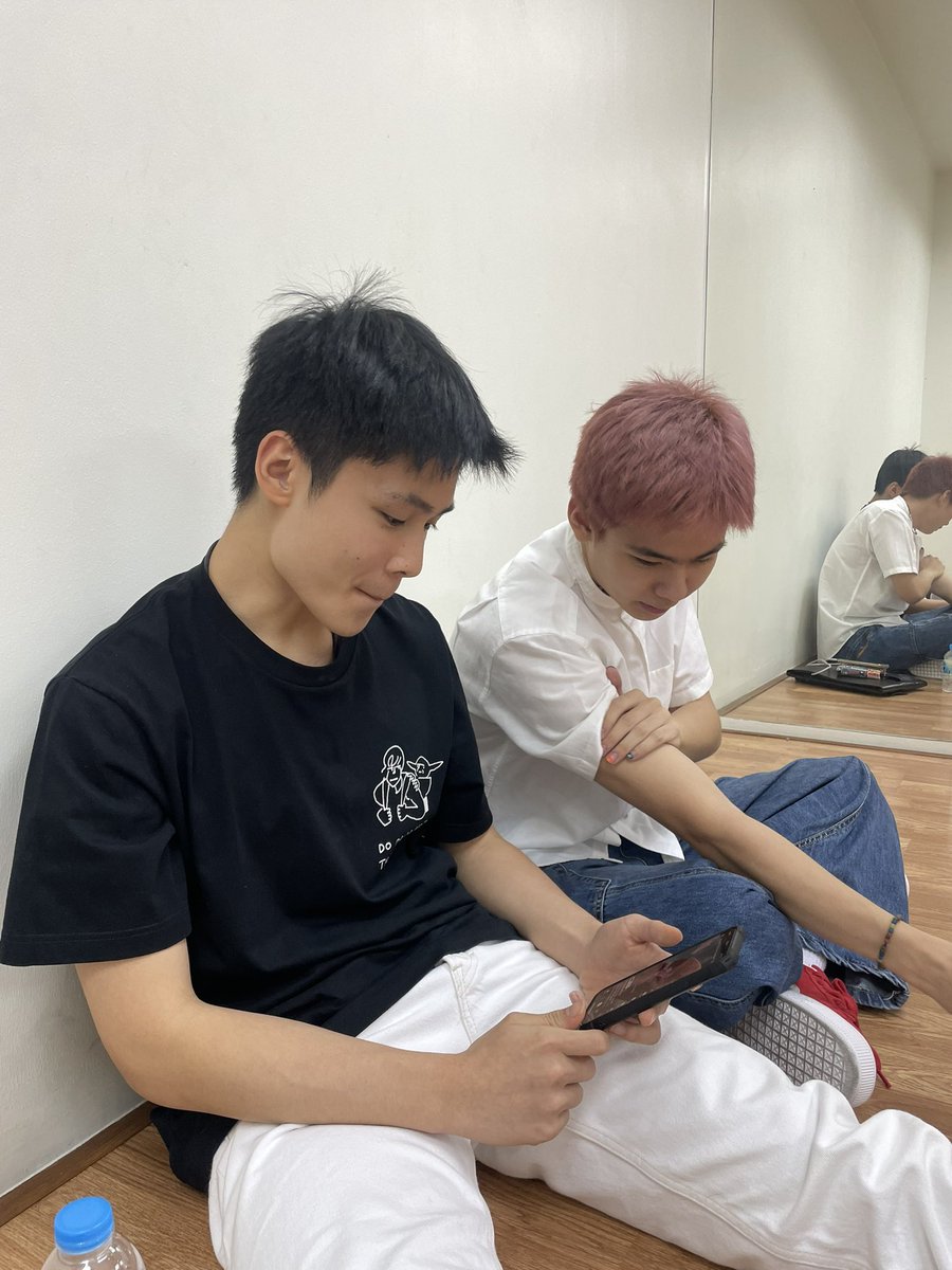 icetantuon's tweet photo. หมูเด้งหมูแดง https://t.co/SpHQLEYuEC