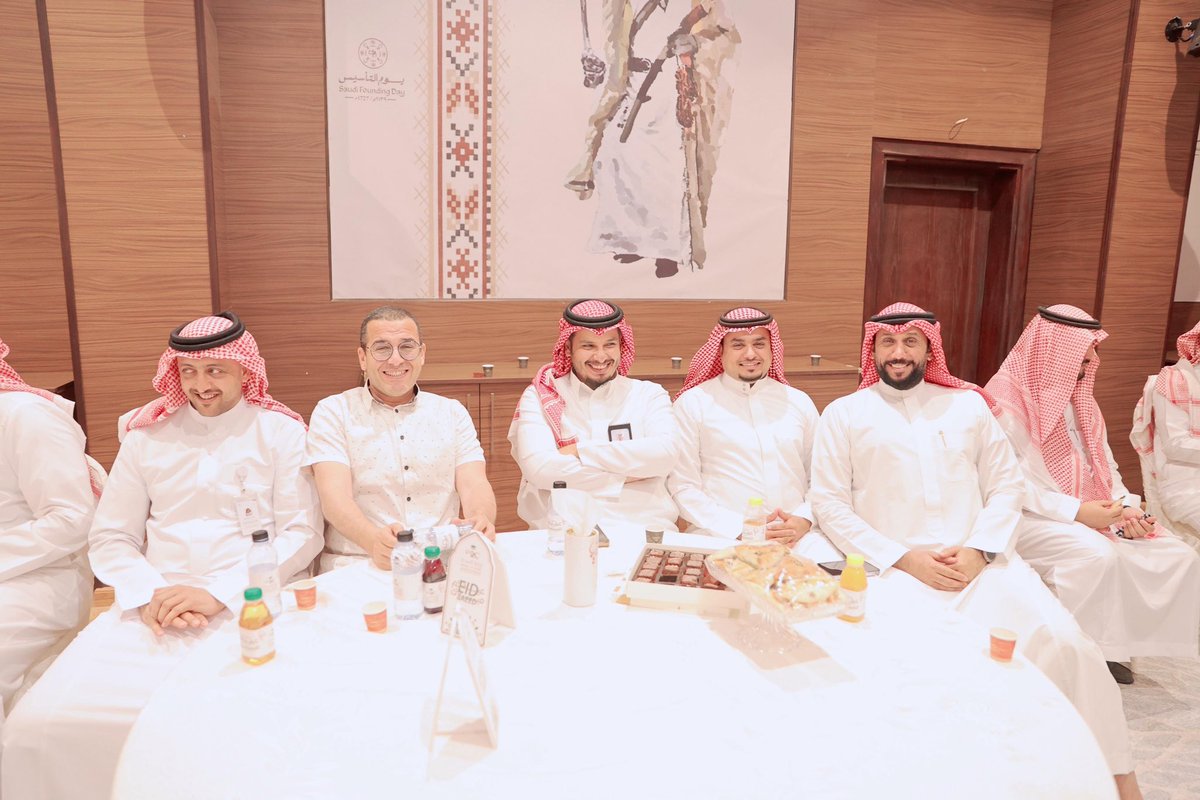 بحضور سعادة مدير #فرع_وزارة_الصحة بـ #حفرالباطن ناصر بن راشد الصافي فرع وزاة الصحة يقيم حفل معايدة لمنسوبيه بمناسبة  #عيد_الفطر_المبارك_1446