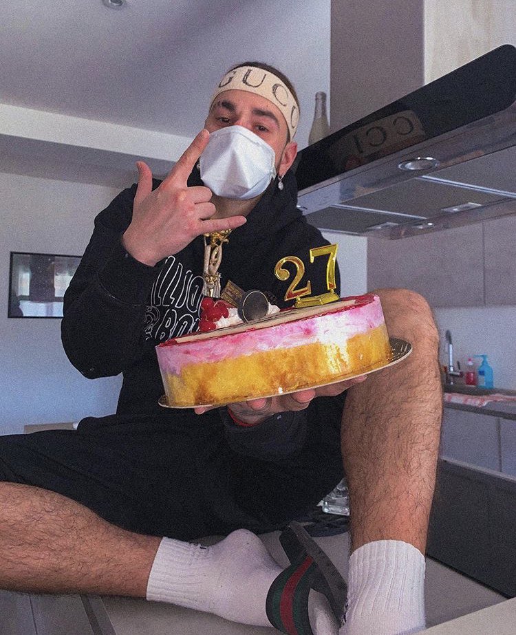 sixtinermz's tweet image. Joyeux anniversaire à ce grand homme 🎂🖤