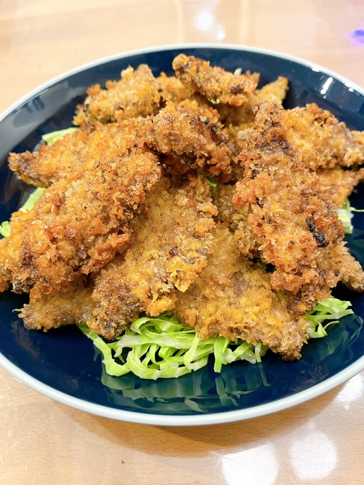 見なよ…ブロック(358円)の下処理から手掛けた俺の山盛りレバカツを… 