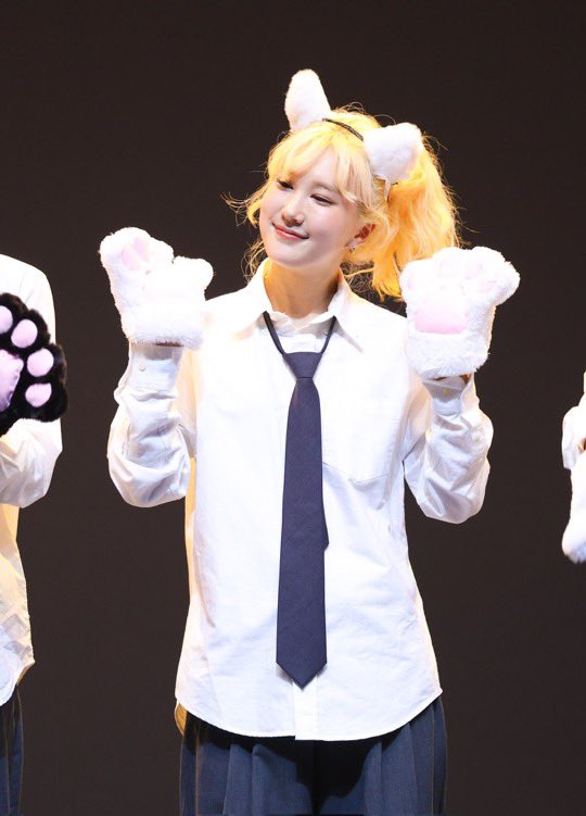 wuff_hcs's tweet image. 머리띠 쓰기 싫어하는 예니초는 어디가고 웬 개귀요미 햄스터만 남음