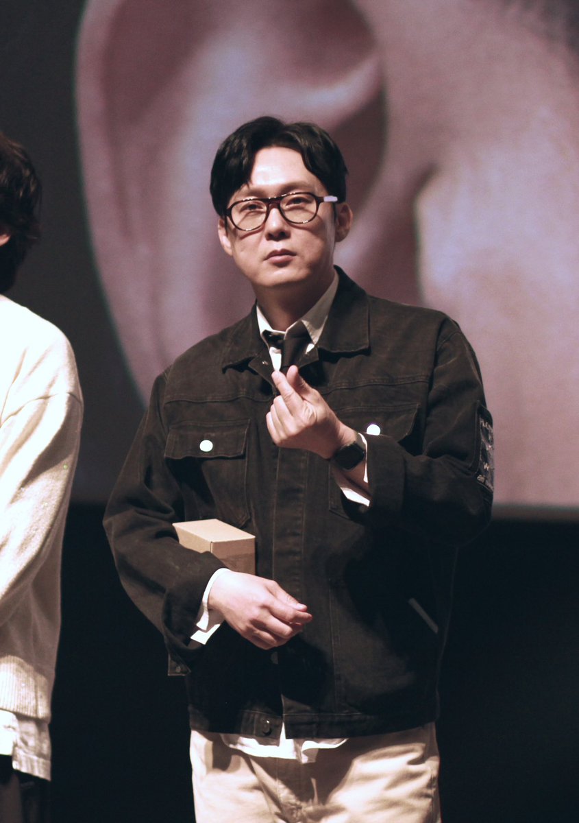 ks_lek's tweet image. 뿌이를 줬으나 계속 사진을 찍는 나를 또다시 잠시 요래 보더니
이번엔 하뚜를 줌 
(팬인데요 맞는데요 조용히 사진만 찍는데도 뿌이랑 하뚜줘서 고마워요 ㅋㅋ 물론 그냥 사진찍는 관객1로 아시겠지만 ㅋㅋ)

#박병은 #로비 #월드타워