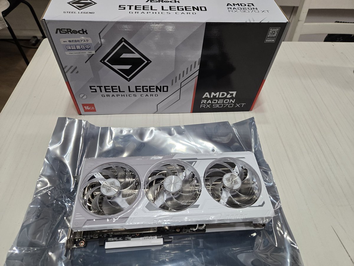 Freihei06542947's tweet photo. #9070xt
#ASRok
#AMD
届いた
人生初 2桁万円グラボ 3060tiとは質感違いすぎてヤバい🙄
スペックも金額も倍以上 財布事情もヤバい😅
今から換装します https://t.co/B9z05kshqZ