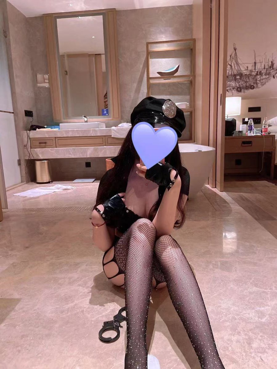 老婆来姨妈了😂就发一下库存吧～等姨妈结束更新jk图～
#杭州夫妻