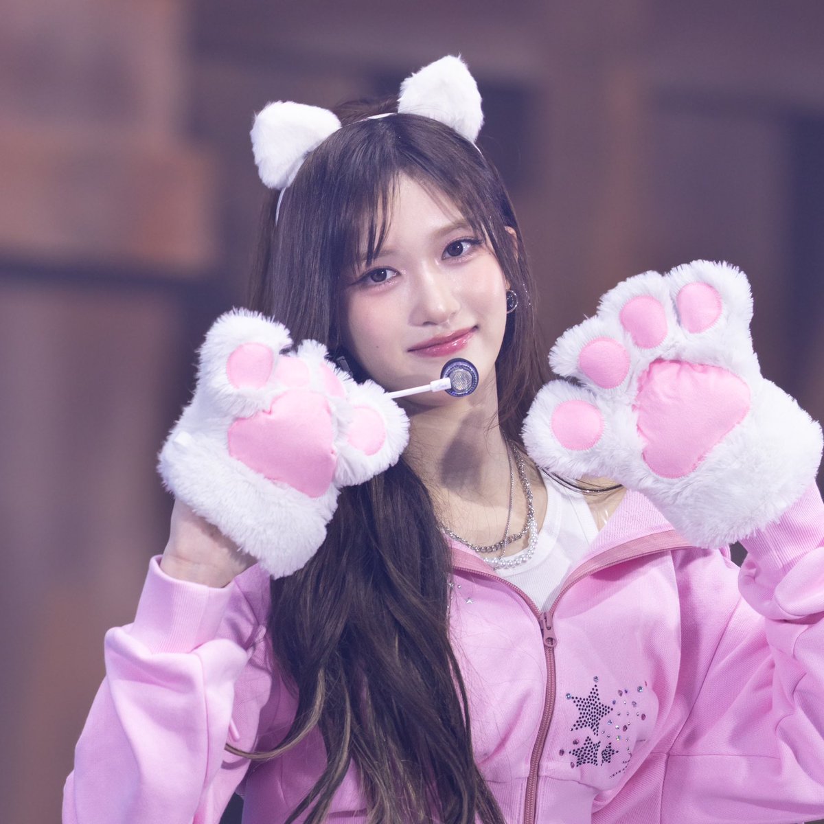 picsleeseo_'s tweet image. tko black n pink 🥊