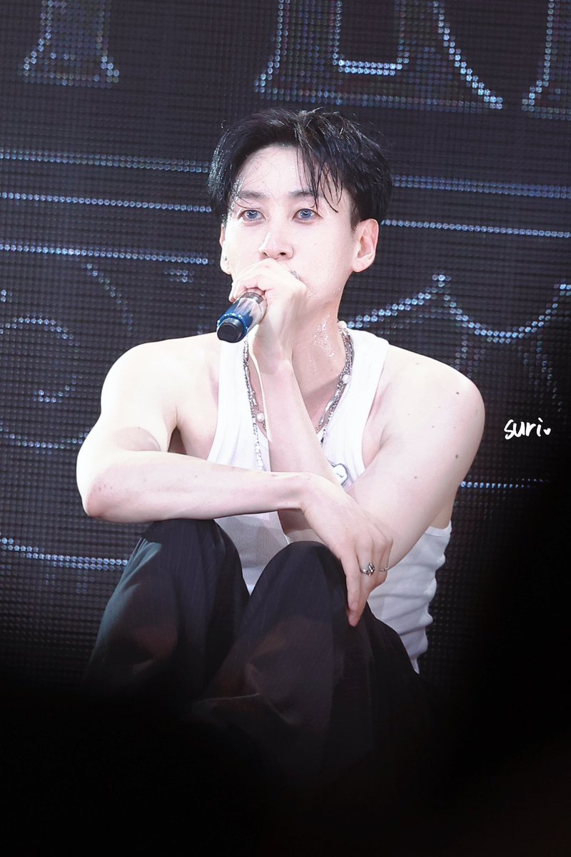 suriwithmoon's tweet photo. 20250406 Limitless: Time Special in SEOUL Day 2
🌙

#은혁 #EUNHYUK
#ウニョク
#슈퍼주니어DnE #SuperJuniorDnE
#Limitless_Time https://t.co/xm4UaMV5XI