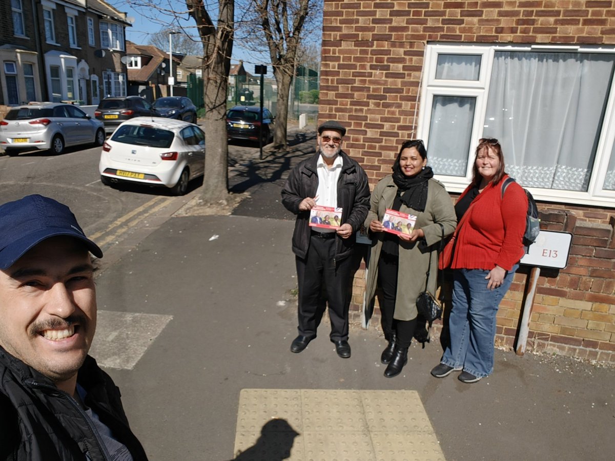 PlaistowLabour's tweet photo. A beautiful morning and warm responses from residents on the #LabourDoorstep towards @UKLabour in Plaistow North this morning. 

Thank you @blossomyoung, @DinaHossain4, and @Plaistovian for joining us. https://t.co/e4M3x1a4eM