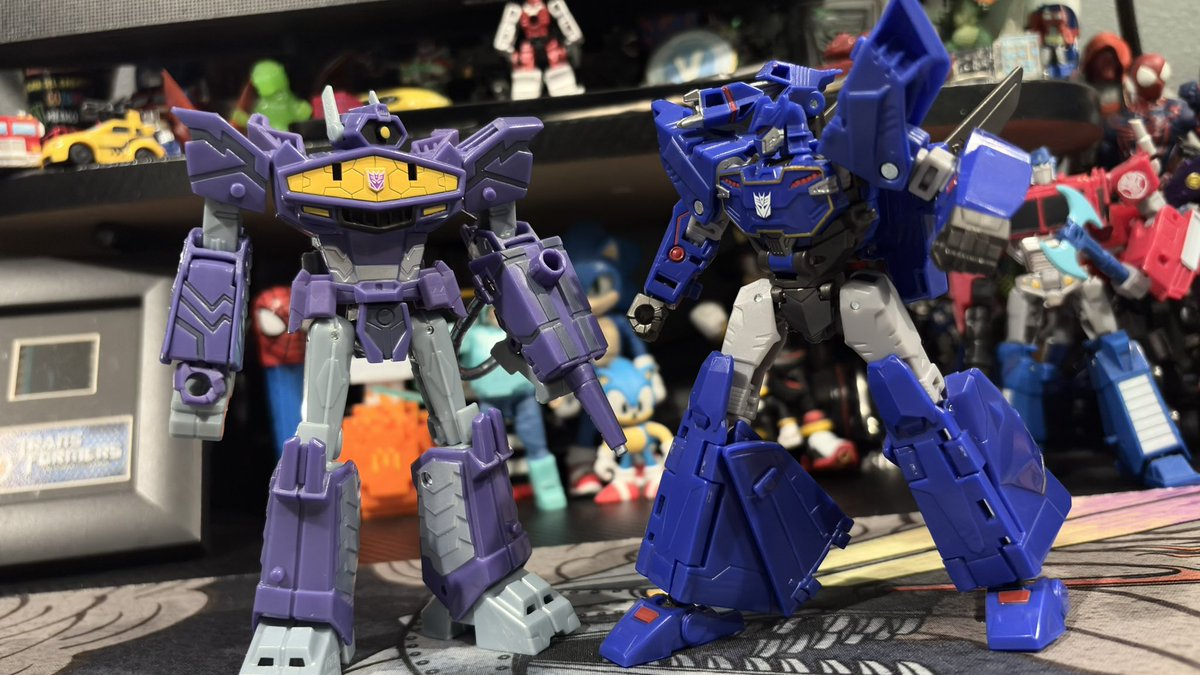 トランスフォーマー　アーススパーク　サウンドウェーブ　デラックス