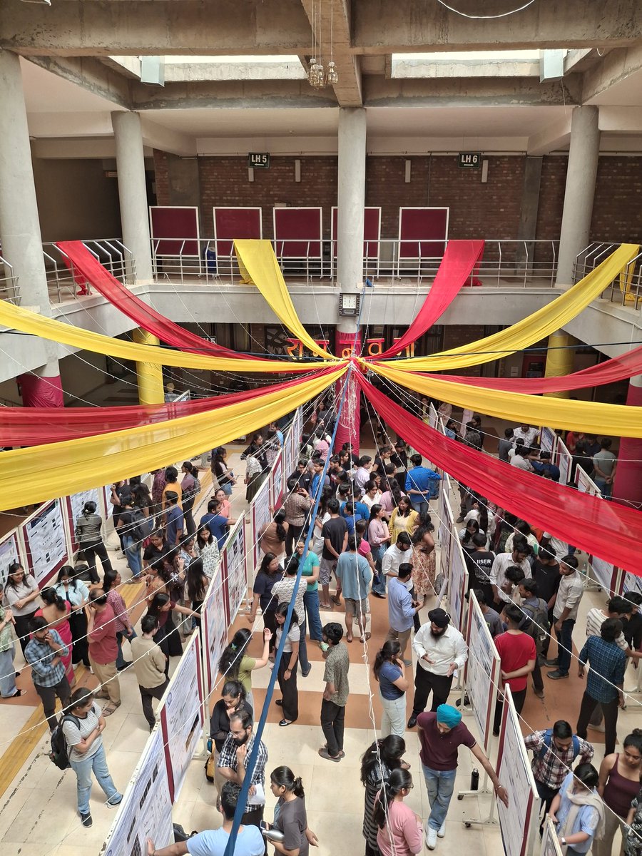soham_s_16's tweet photo. I remember going to the MS Thesis Presentations during my first year with these guys, and it's surreal to see them before their poster this year with some really cool science. So proud of y'all <3 https://t.co/C3OuHzqzX5