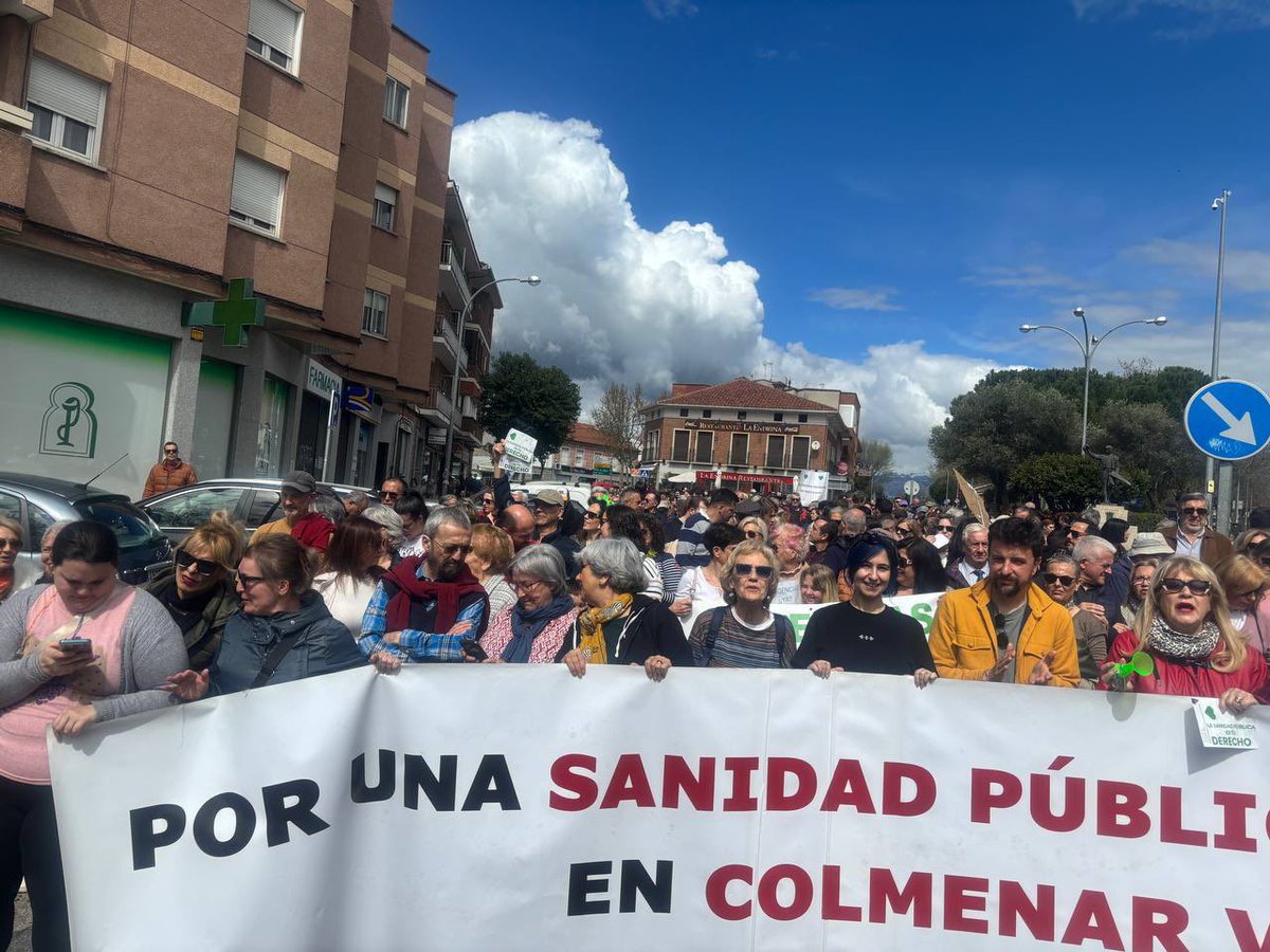 Mas_ColmenarV's tweet photo. Hace 5 años y 14 días Ayuso nos quitó las Urgencias con el beneplácito de un alcalde indolente con la salud de sus vecinos y vecinas

Frente a ellos, estamos Más Madrid acompañando a la Plataforma por las Urgencias de los Pueblos con nuestra diputada @MartaCarmonaOs

URGENCIAS YA https://t.co/c82fOWjvGV