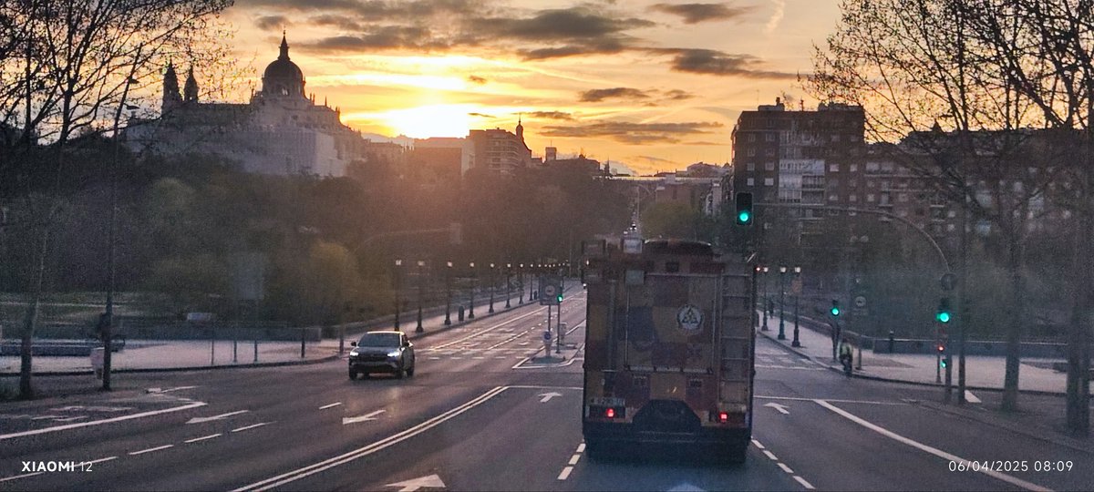 SAMUR_Logistica's tweet photo. Empezamos de buena mañana, Media Maratón de Madrid
Sumando💪💪🧡🧡🧡 https://t.co/MnYo8QzsuJ