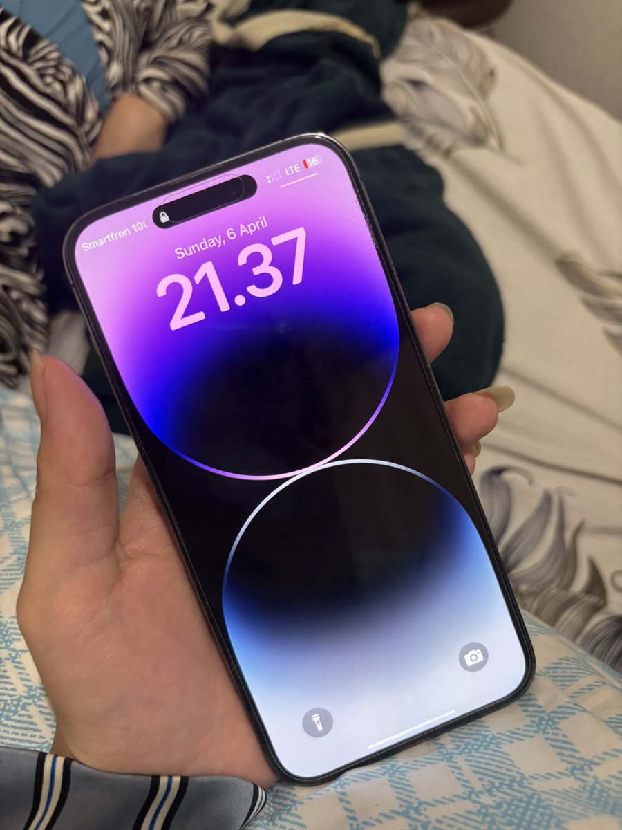 dwebinnie's tweet image. WTS iPhone 14 Pro Max Purple 256GB
•Kondisi: Second (pemakaian pribadi)
•Fullset (box &amp;amp; charger)
•Battery health 84%
•Kamera dan Face ID berfungsi normal
•Pembelian di IBOX
•COD Jaktim (Basura) atau Jaksel