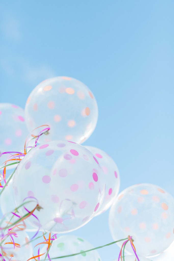 JennieLyon's tweet photo. Some weeks feel like you’re carrying a dozen balloons through a windstorm—trying to keep them from slipping, popping, or flying off entirely.

And if you feel like you're constantly trying to keep a hold of all of your balloons, let's chat! 

https://t.co/SteR9ehMvm https://t.co/S19tobbIO8