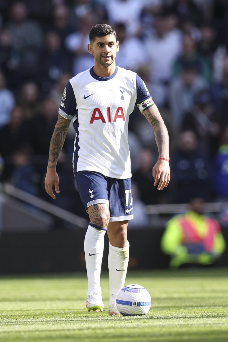 Spurs_ES's tweet photo. Le pedí a la IA que me haga una imagen del mejor central del Mundo: https://t.co/ZzPtyzovxr