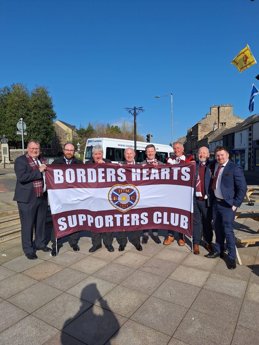 Borders Hearts representatives in Hospitality today! Quick photo with the new Borders Hearts flag (generously donated by Michael Gallagher) before getting on the mini bus to Tynie! Have a great day lads! 🇱🇻🍻