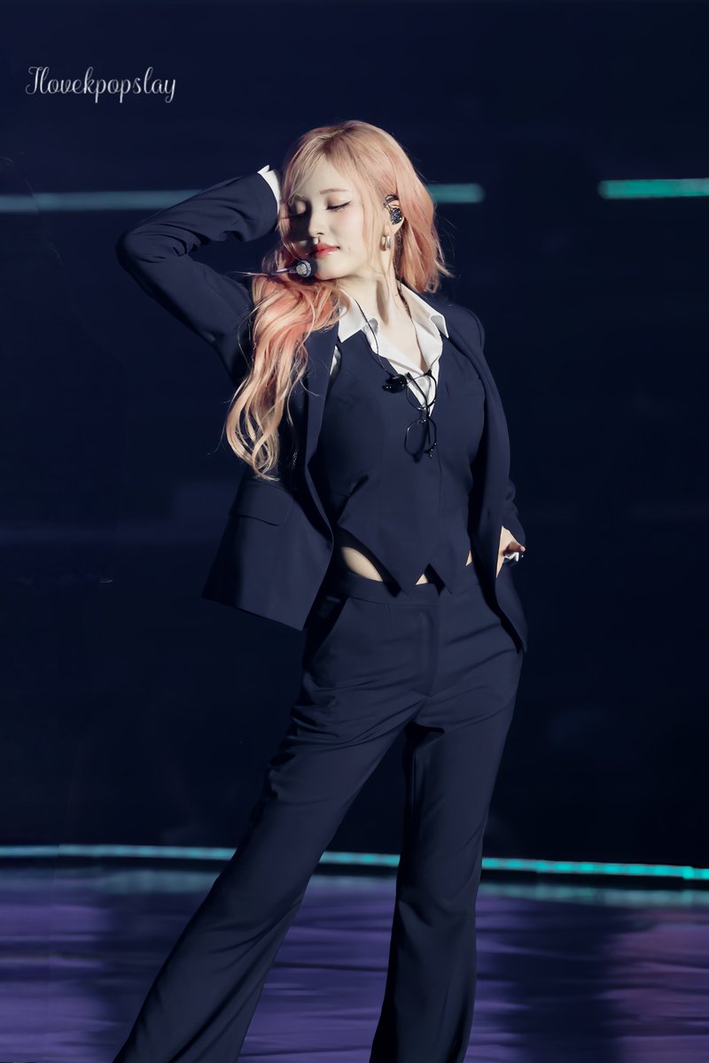 250406 IVE scout HQ
#리즈 #liz #아이브 #IVE #fan #concert