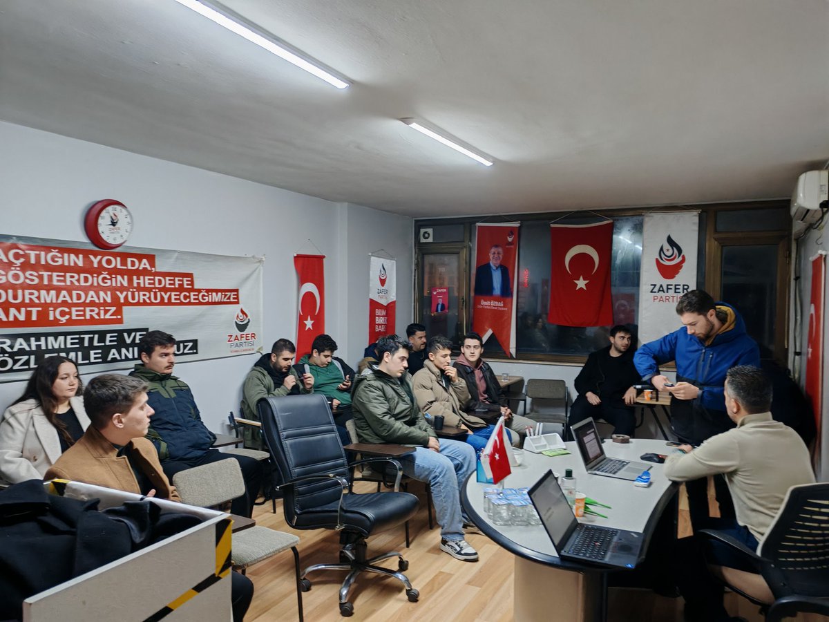 1. Bölge Gençlik Kolları Başkanlığı bazında başlatmış olduğumuz seminer etkinliklerinin ilk adımını Zafer Partisi Pendik Gençlik Kollarımızın düzenlediği "Sosyal Medya ve Güvenlik" semineriyle adım atmış bulunmaktayız. 

Zafer gençlerin adımlarıyla ilerlemektedir. 🇹🇷
<a href="/umitozdag/">Ümit Özdağ</a>