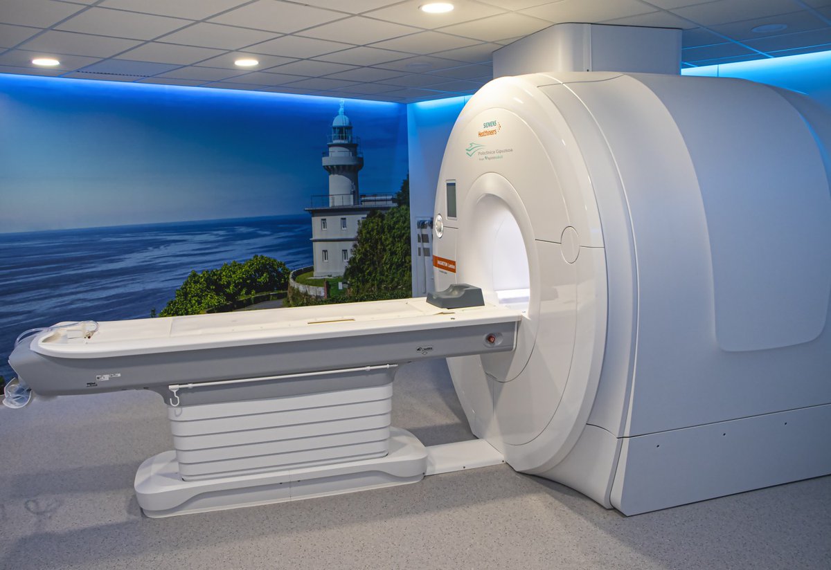 La #resonancia magnética es la prueba diagnóstica esencial para detectar con precisión patologías de columna
✔️ Hernia discal
✔️ Estenosis de canal 
✔️ Lesiones de médula
✔️ Desgaste de discos (degeneración)
Es no invasiva y ofrece imágenes detalladas de médula, discos y nervios.