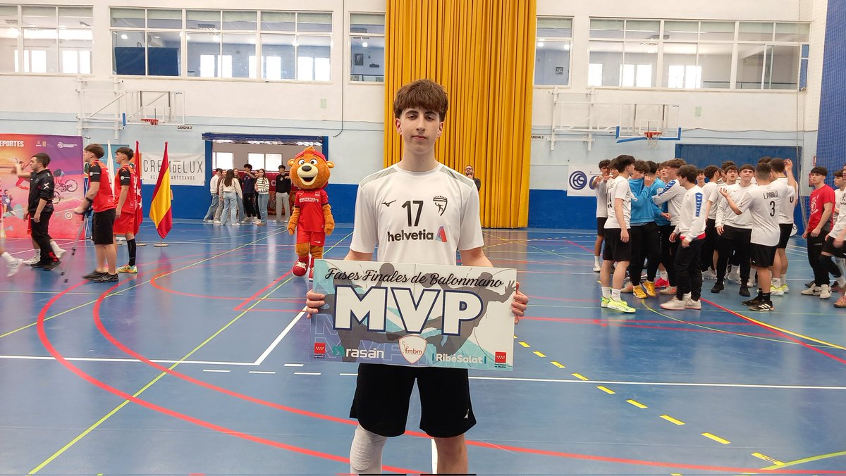 🔥💥 GAME DAY 💥🔥

🏆 #JuvenilMasculino Fase Final de Madrid - J3

🥳 ¡SOMOS CAMPEONES DE MADRID! ¡ENORME PARTIDO DE TODO EL EQUIPO!

🕛 60' ¡FINAL!

<a href="/balonmanosanse/">Balonmano Sanse</a> 🔴 27 - 33 ⚪️ Academia <a href="/bmalcobendas/">Balonmano Alcobendas</a>

📍 Pabellón Sandra Aguilar, Pinto

#ConectaTuPasión #balonmanoalcobendas