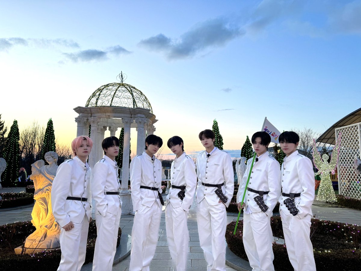 CLOSE YOUR EYES tweet media