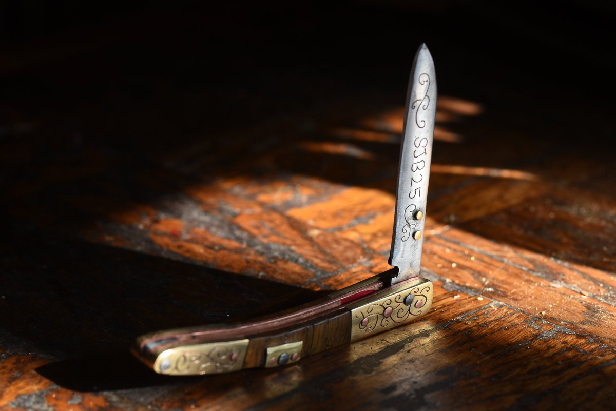 SiBarberPhoto's tweet photo. #TexasToothpick style #Slipjoint knife I've just finished making. https://t.co/NZE8xSPbVj
